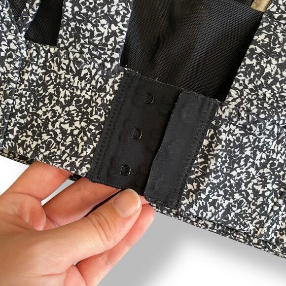 Lululemon Athletica Oxygen Sports Bra Flashback Static White Black Size‎ 8 - Picture 5 of 6